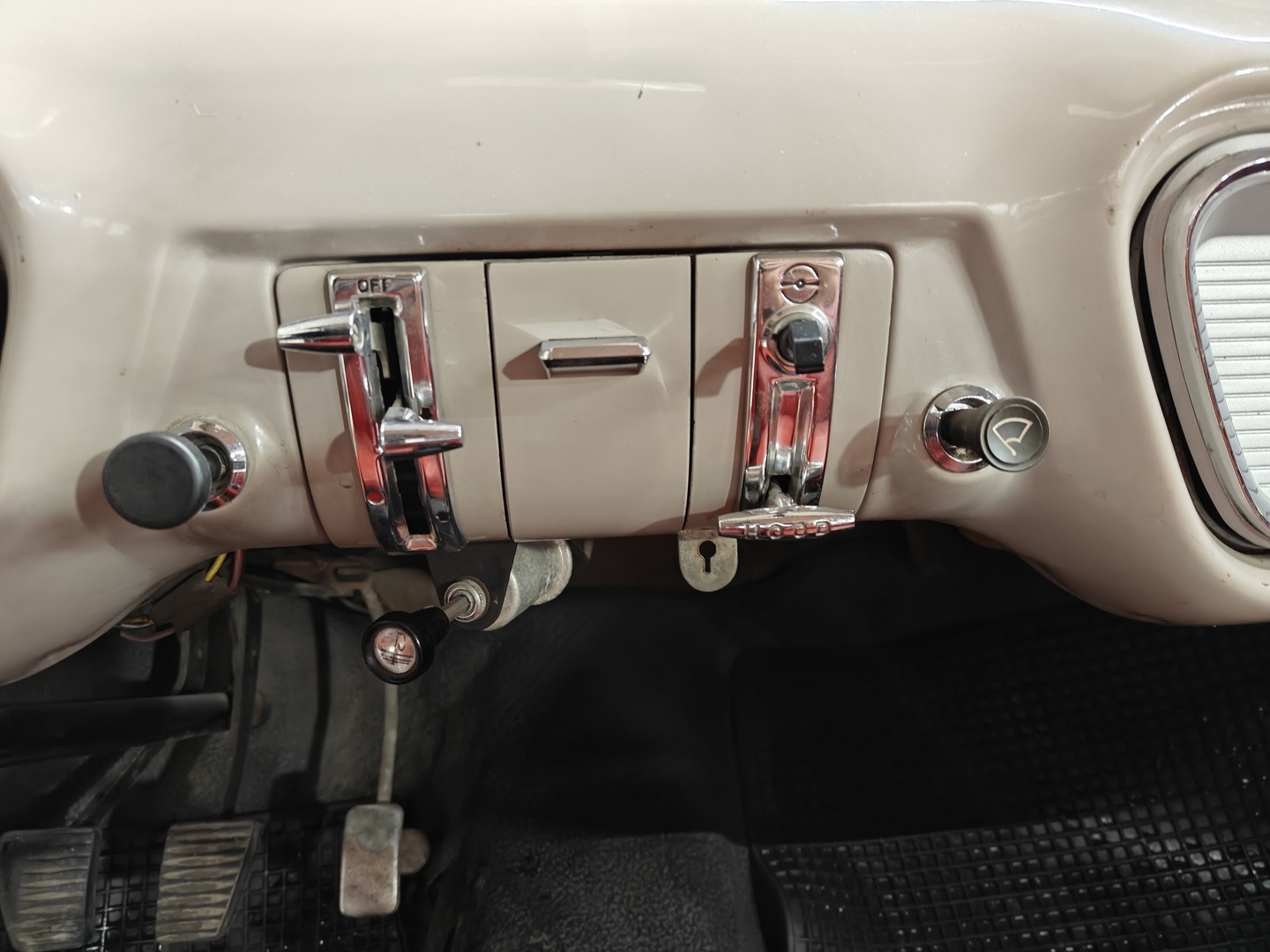 FORD Anglia 1966