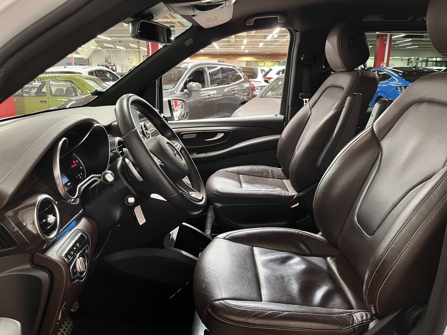 MERCEDES-BENZ V 2016