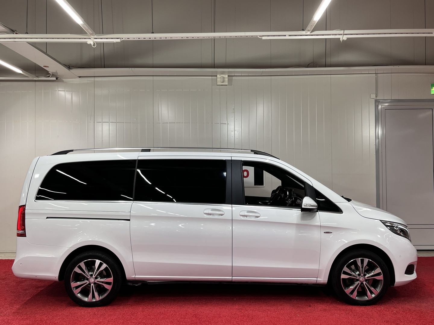 MERCEDES-BENZ V 2016