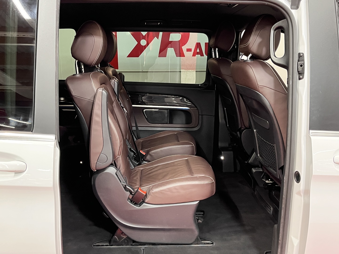 MERCEDES-BENZ V 2016