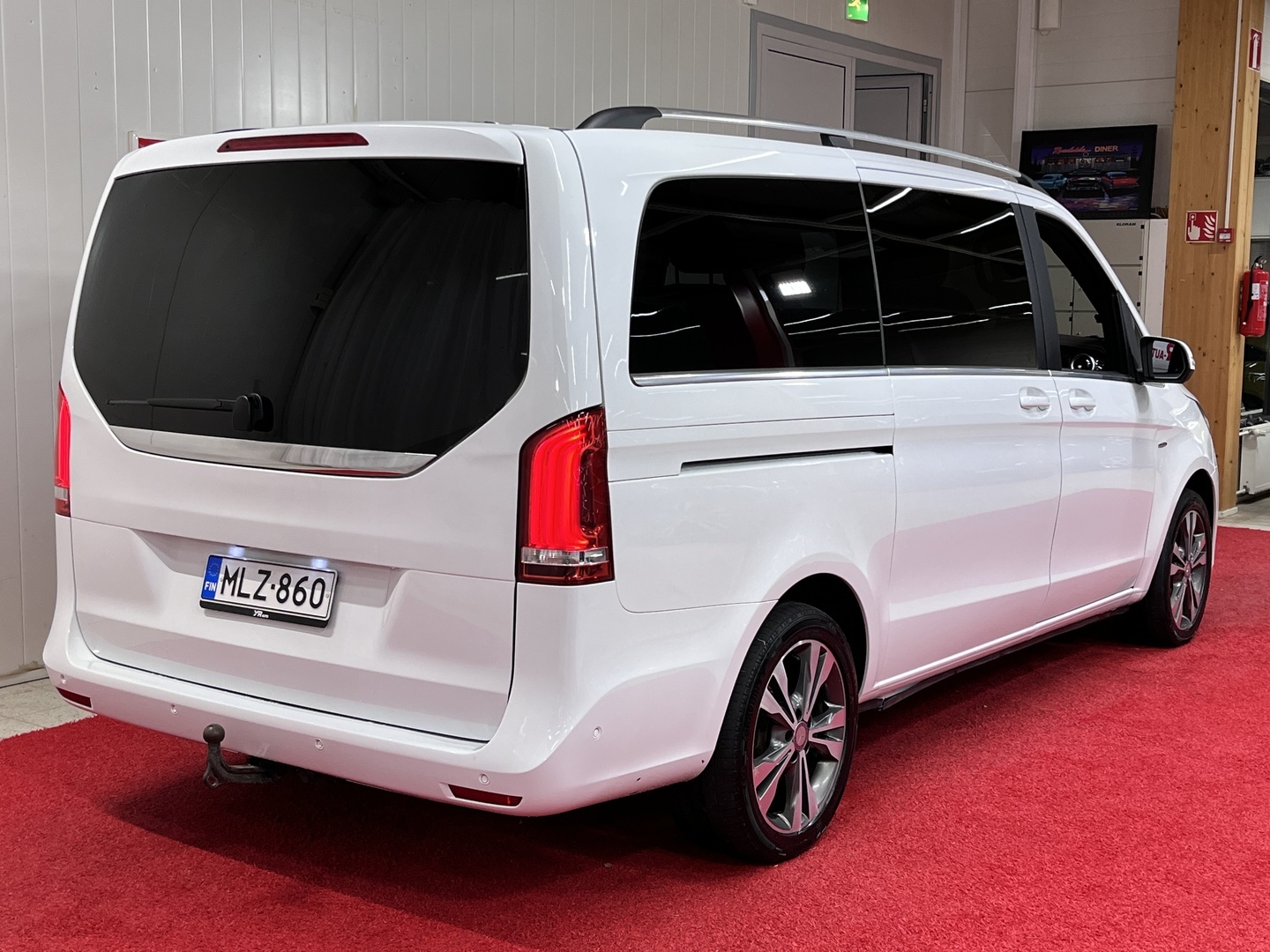 MERCEDES-BENZ V 2016