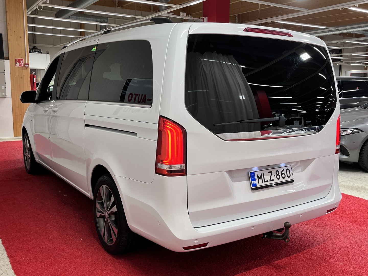 MERCEDES-BENZ V 2016