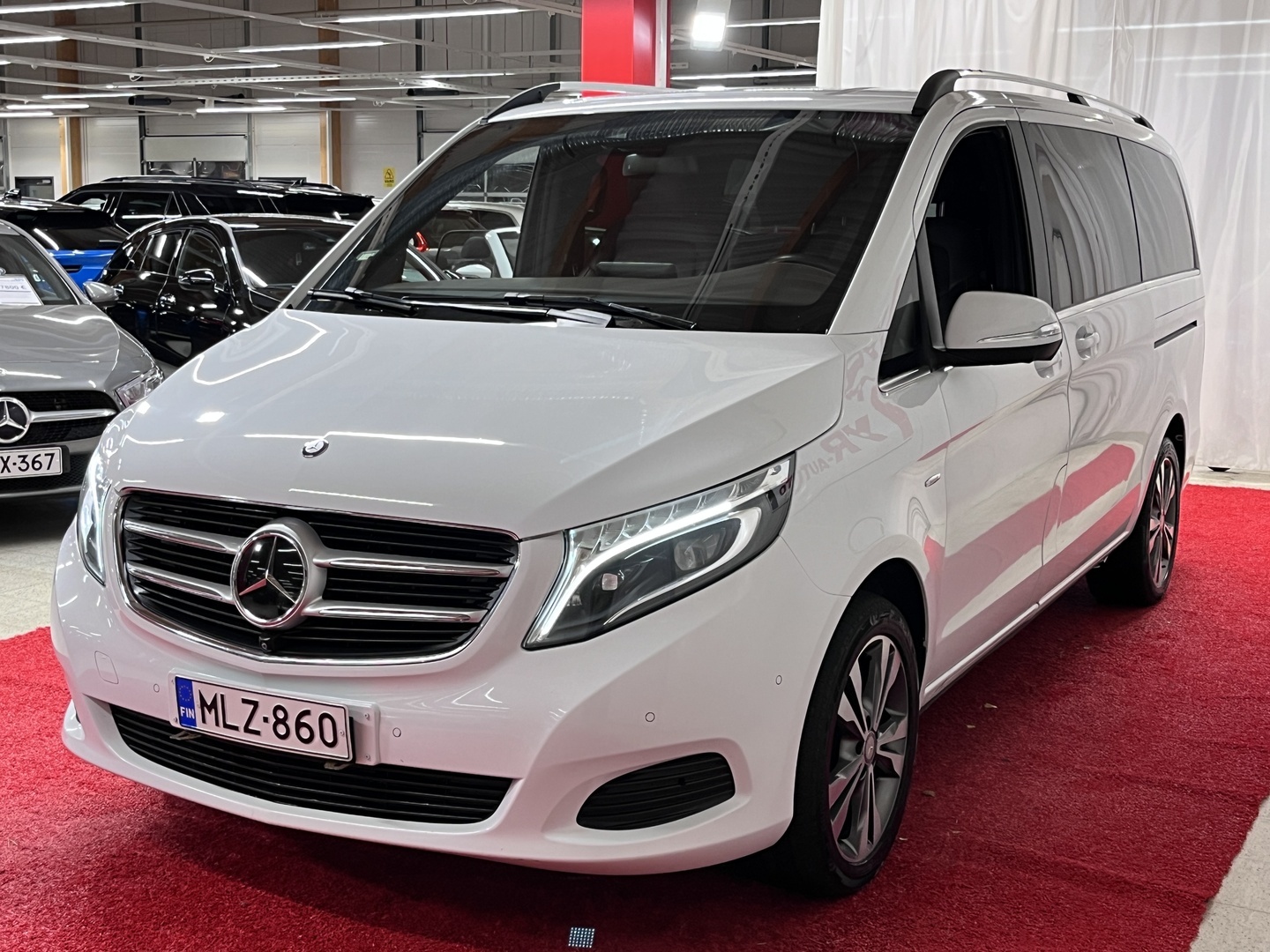 MERCEDES-BENZ V 2016