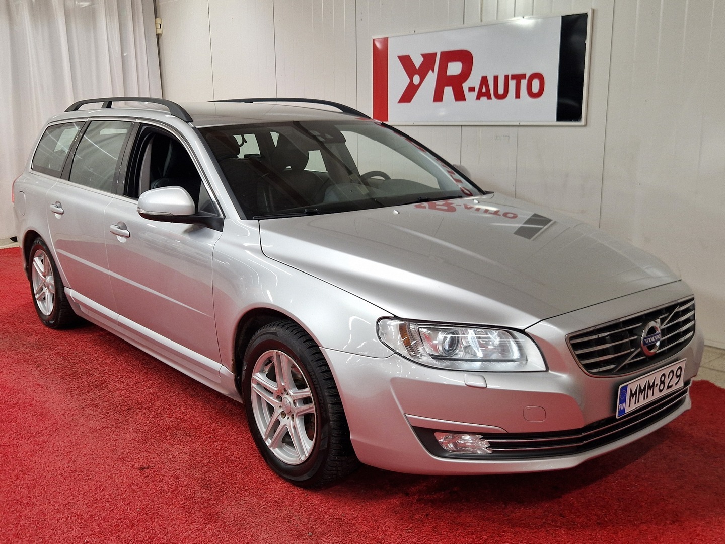 VOLVO V70 2016