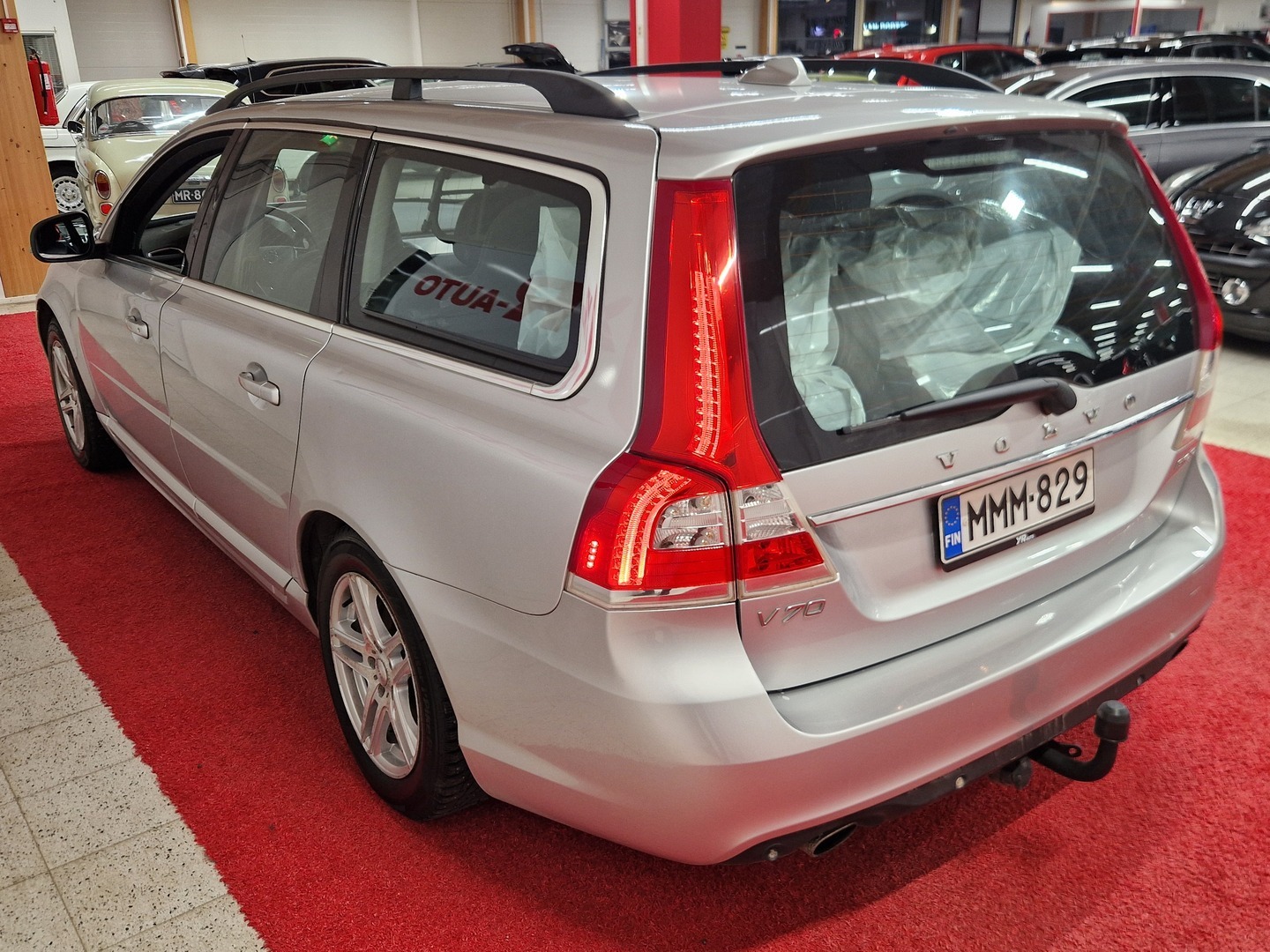 VOLVO V70 2016