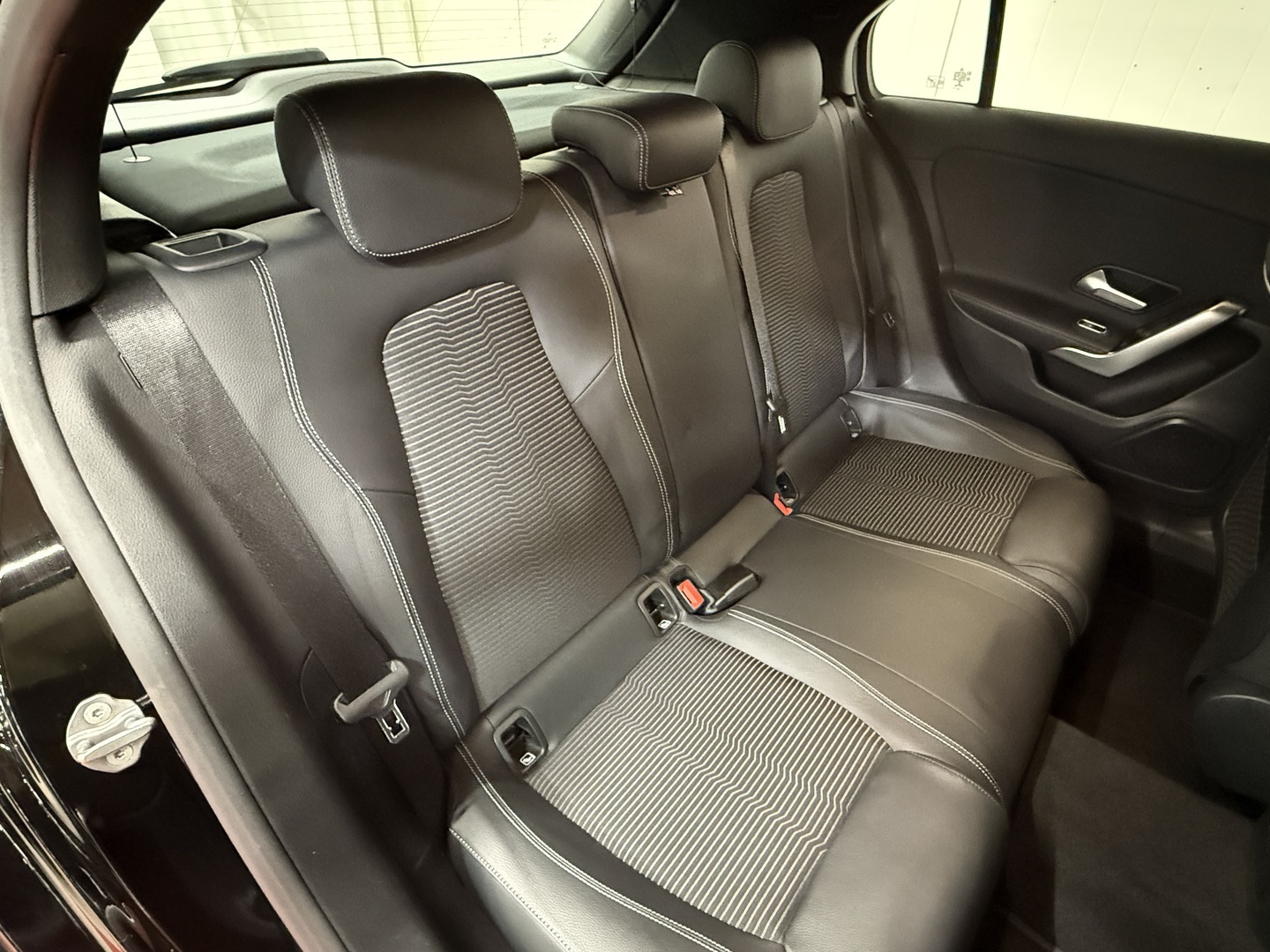 MERCEDES-BENZ A 2023