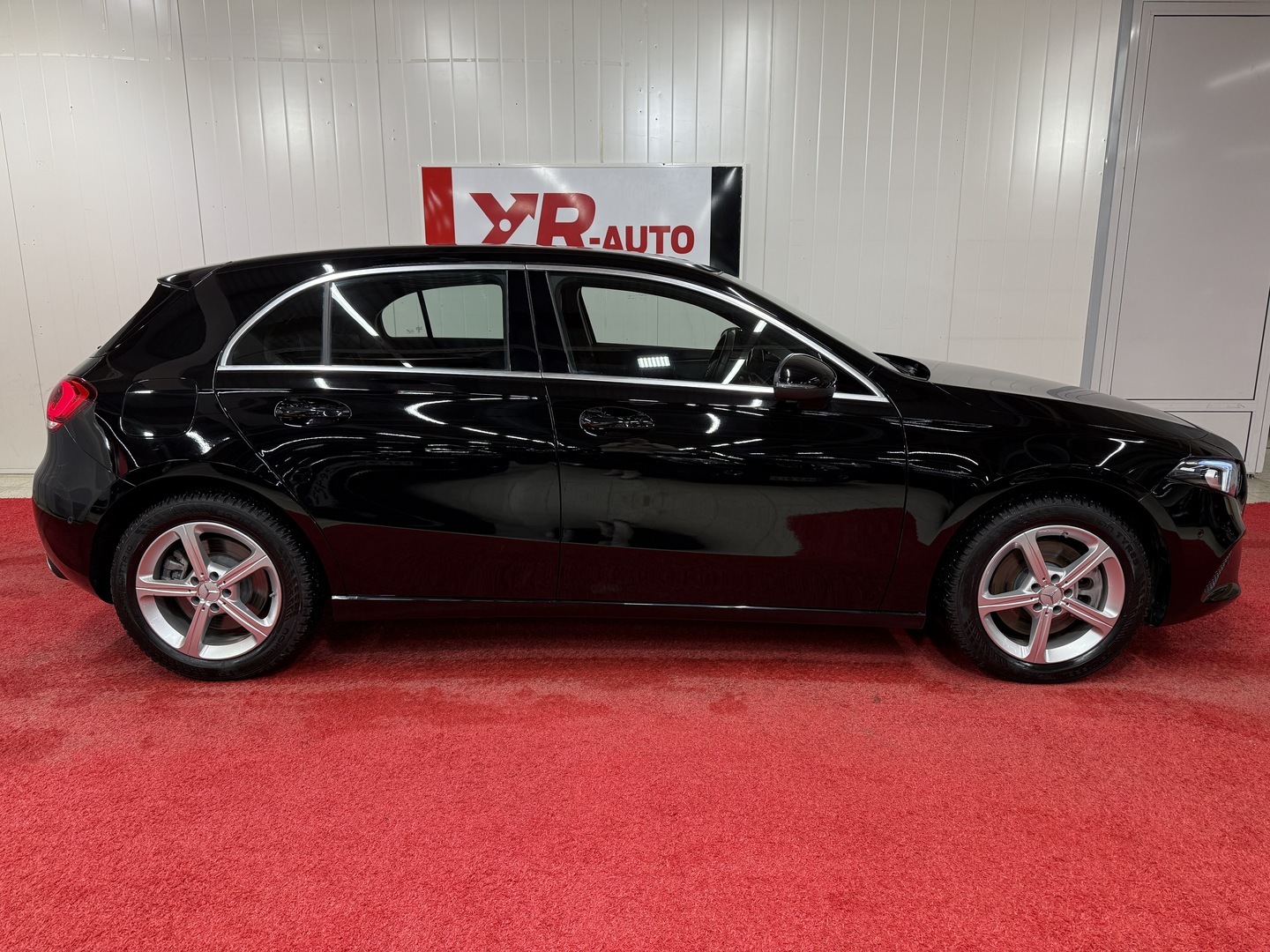 MERCEDES-BENZ A 2023