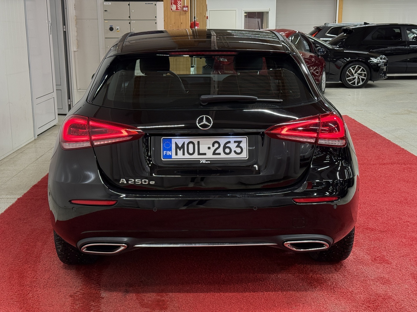 MERCEDES-BENZ A 2023