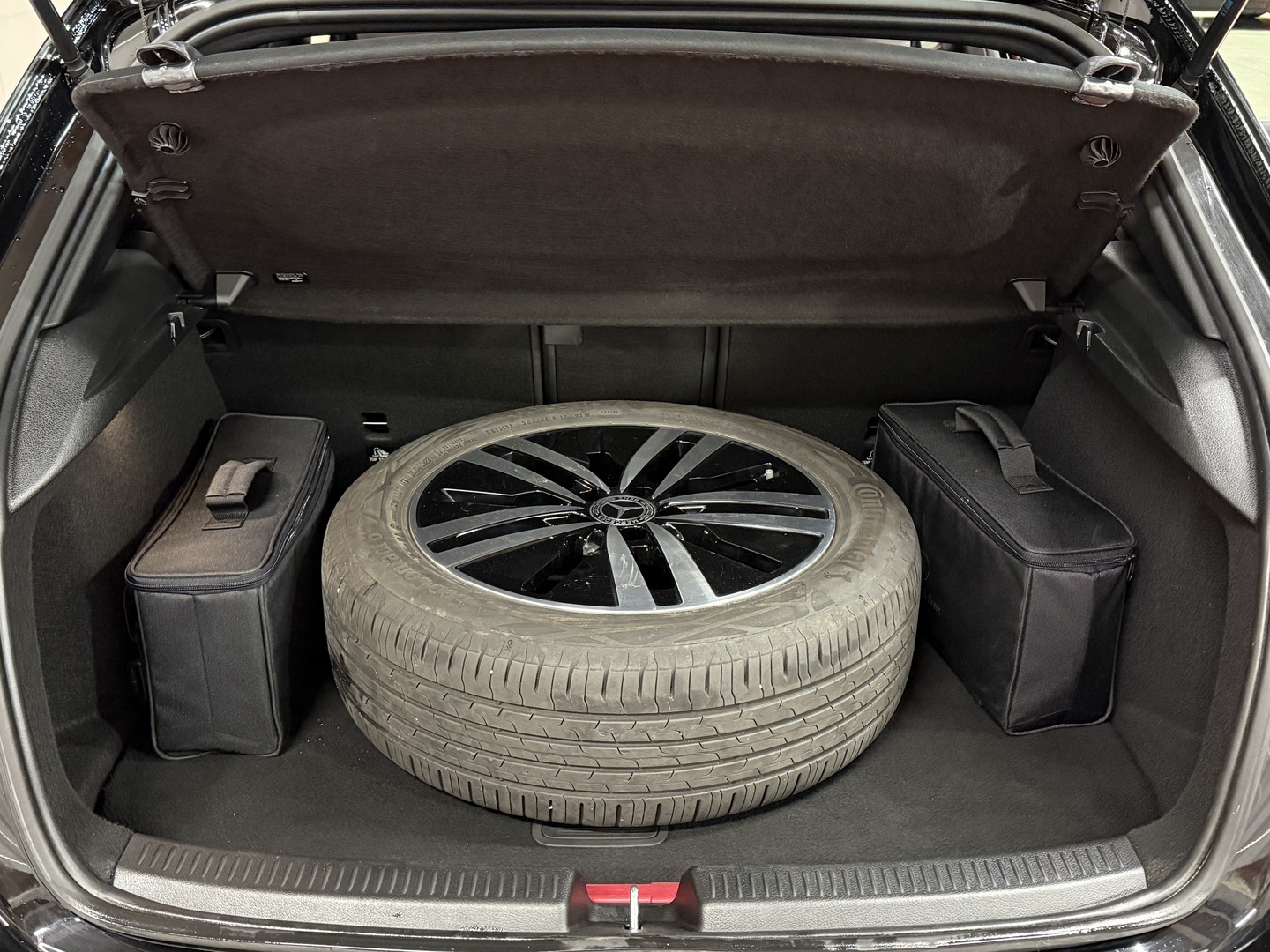 MERCEDES-BENZ A 2023