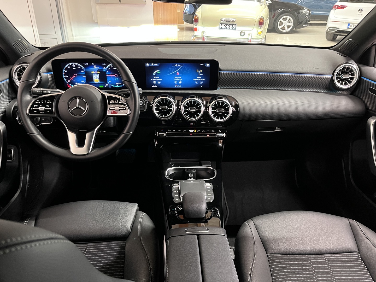 MERCEDES-BENZ A 2023