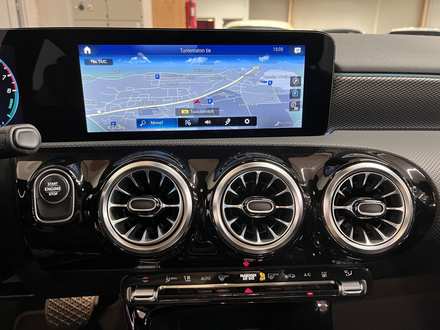 MERCEDES-BENZ A 2023