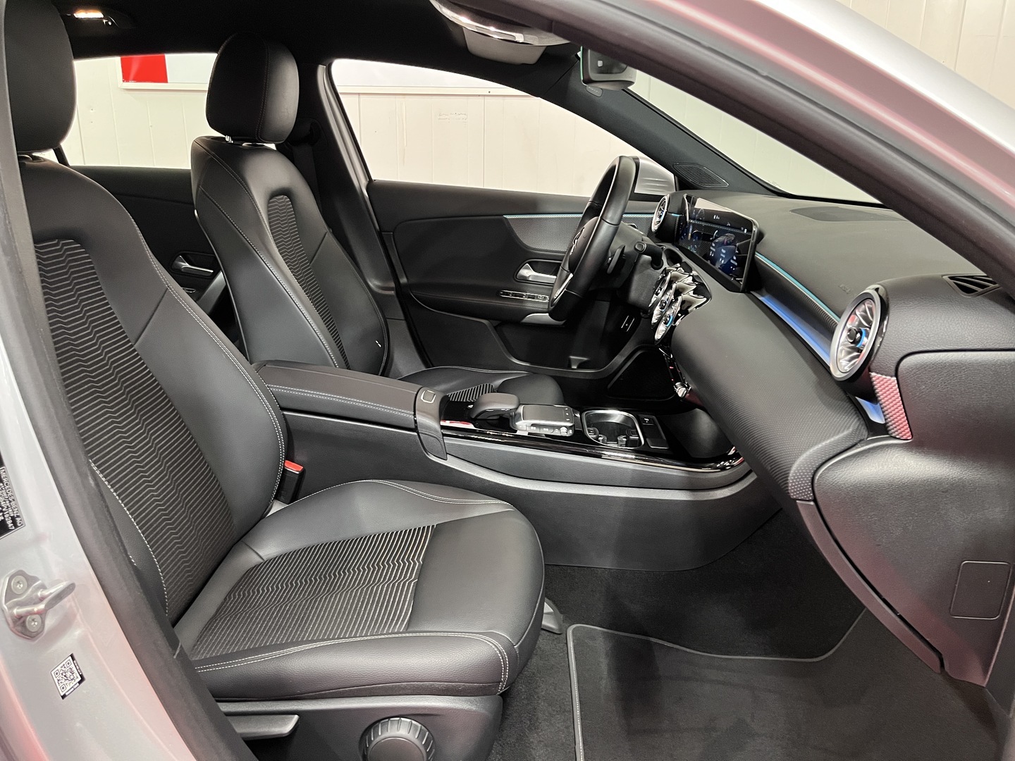 MERCEDES-BENZ A 2023