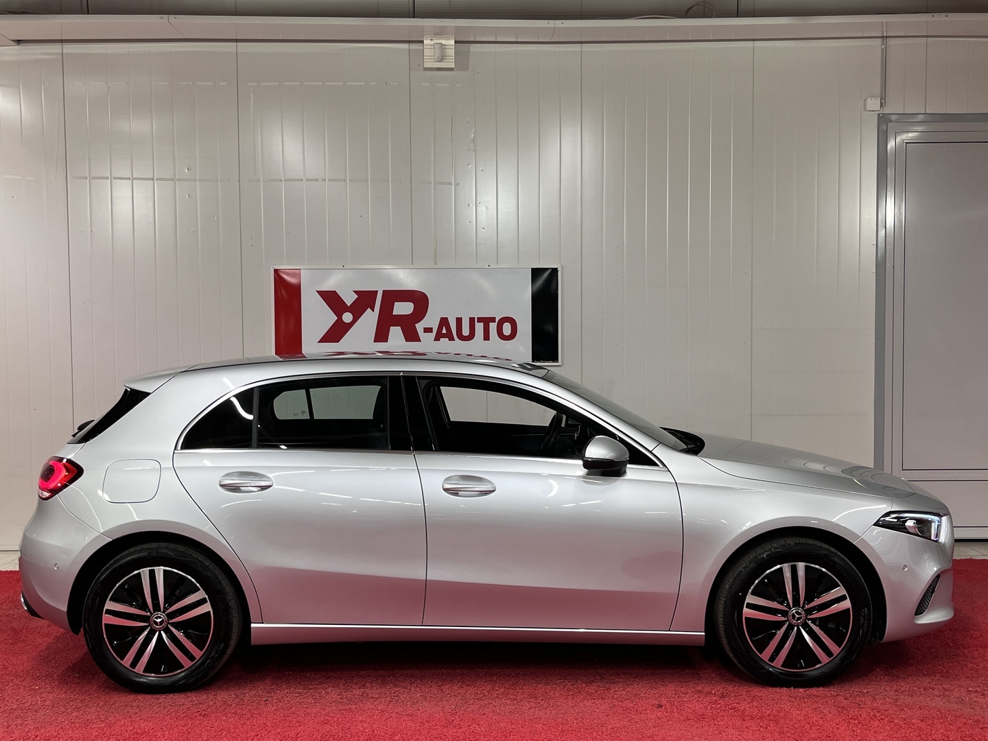 MERCEDES-BENZ A 2023