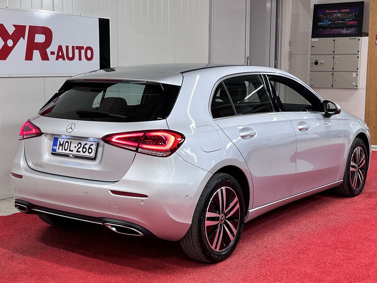 MERCEDES-BENZ A 2023