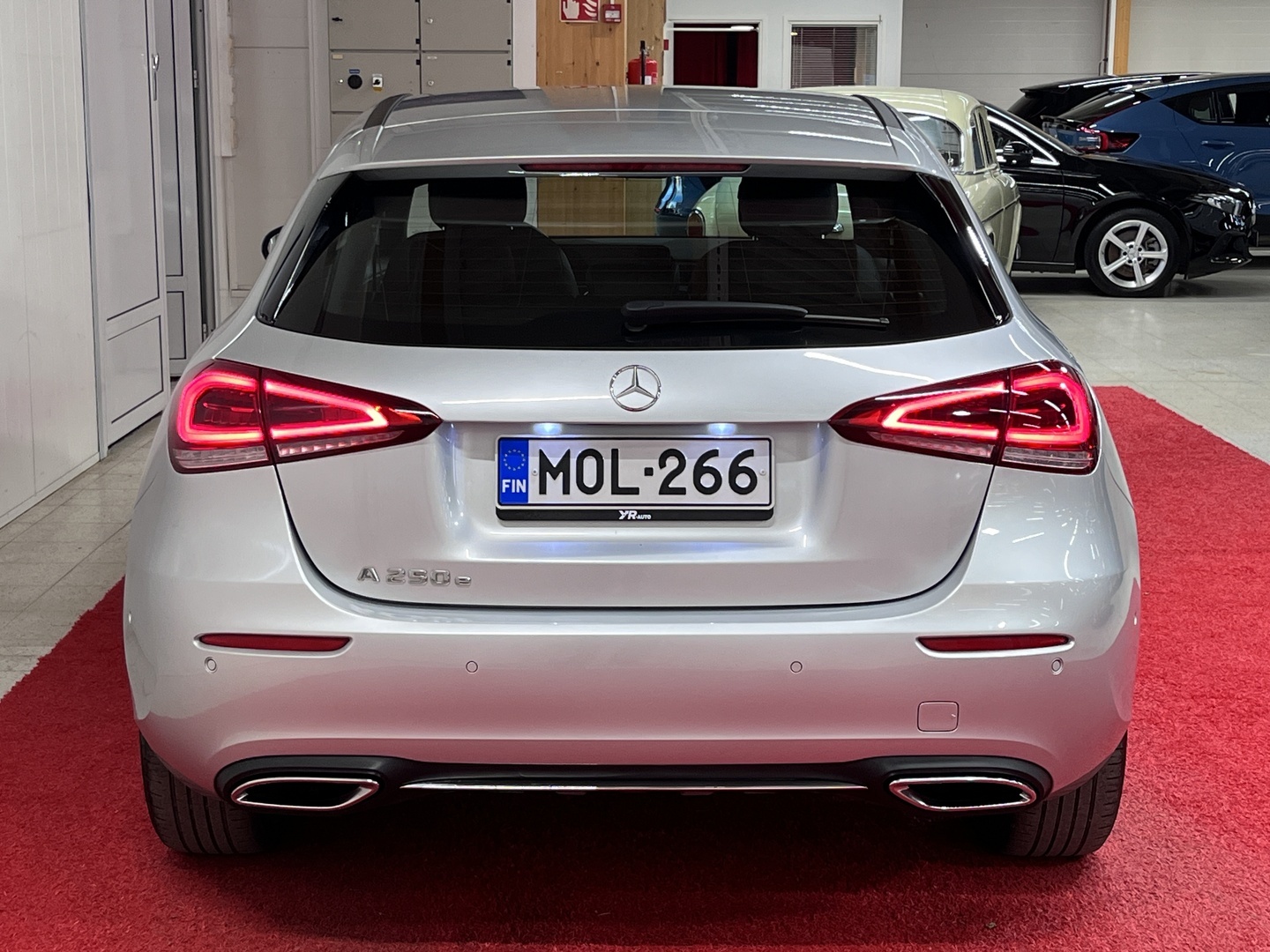 MERCEDES-BENZ A 2023