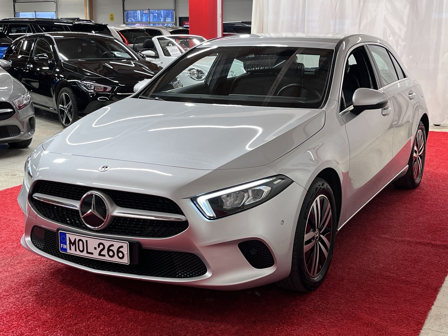 MERCEDES-BENZ A 2023