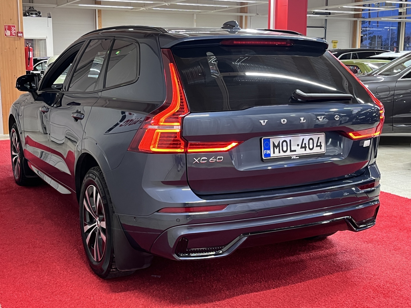 VOLVO XC60 2023