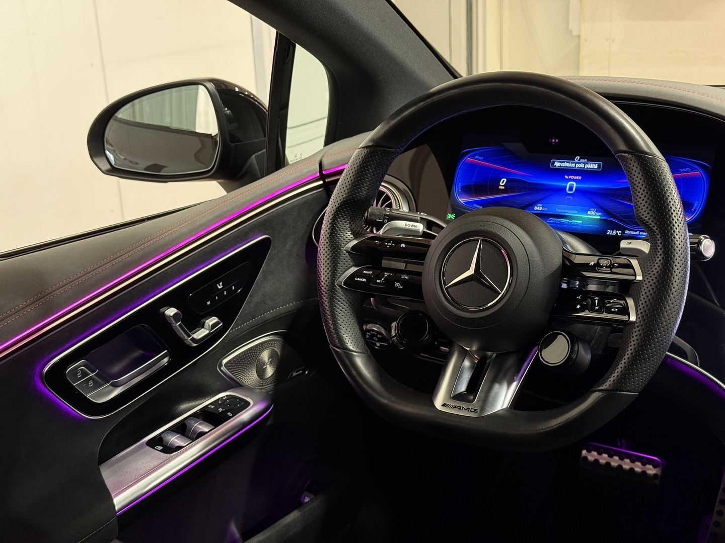 MERCEDES-BENZ EQE 2023