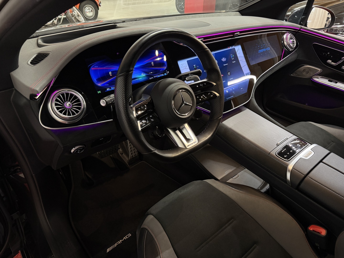 MERCEDES-BENZ EQE 2023