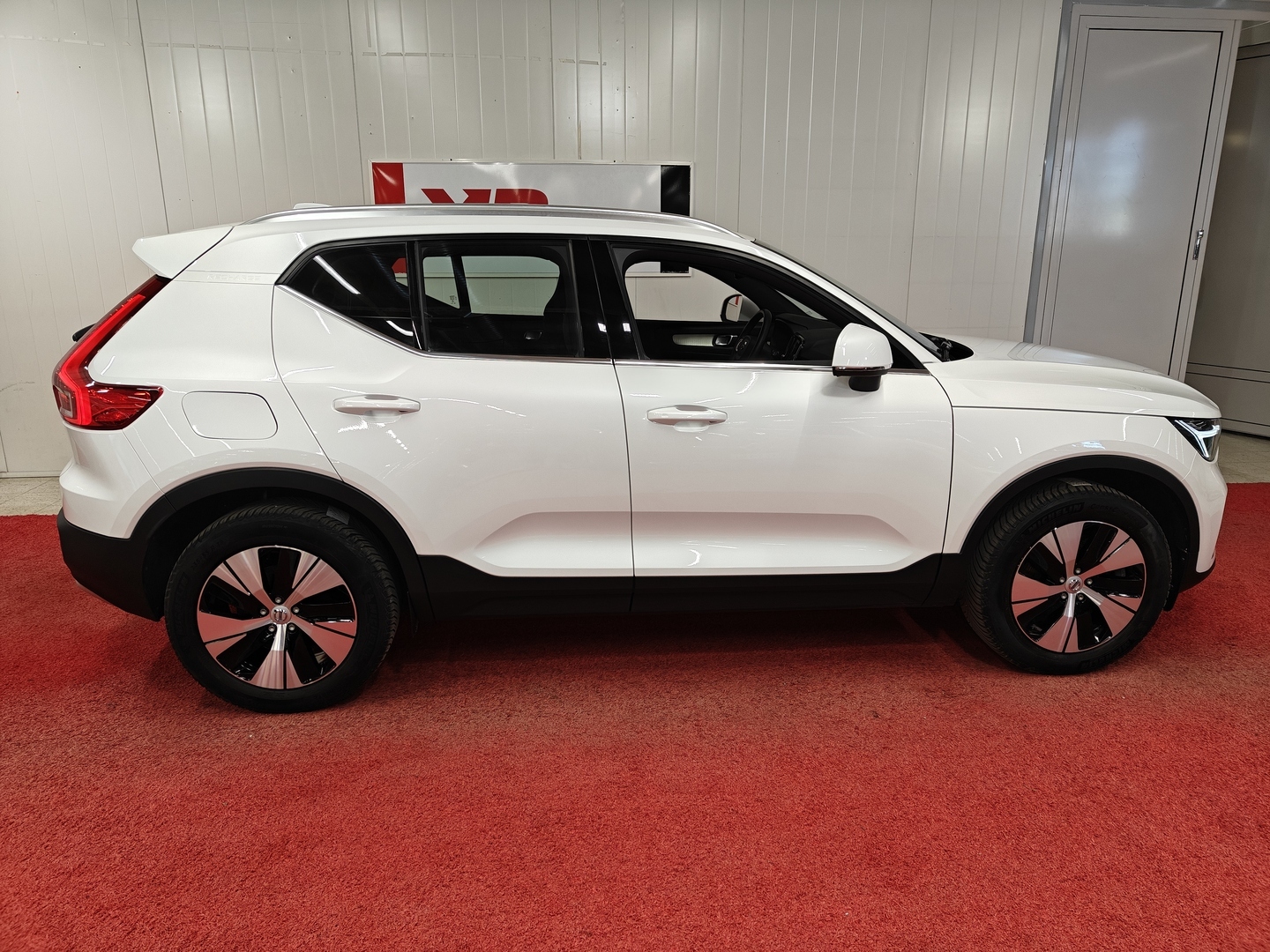 VOLVO XC40 2023