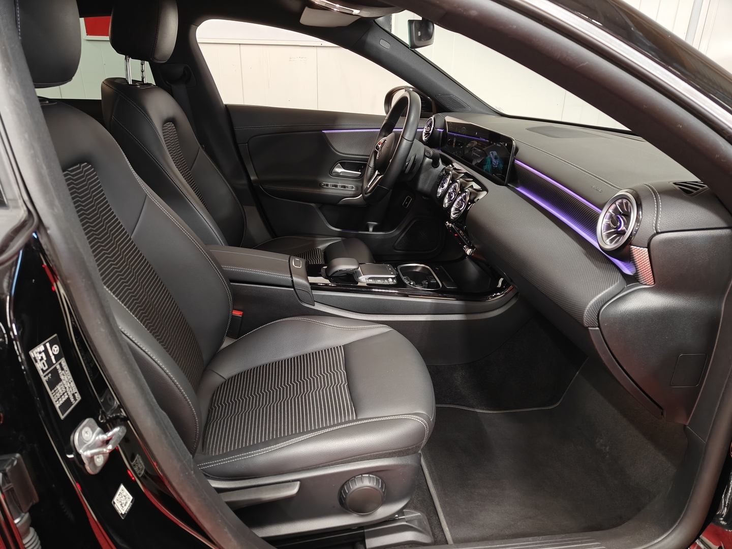 MERCEDES-BENZ CLA 2023