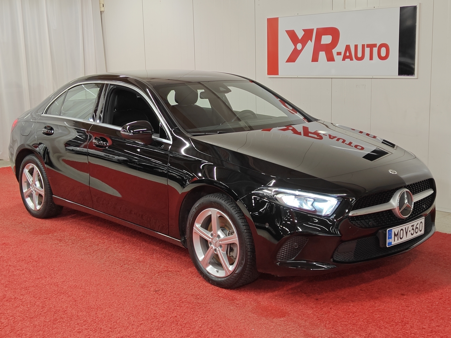 MERCEDES-BENZ A 2023