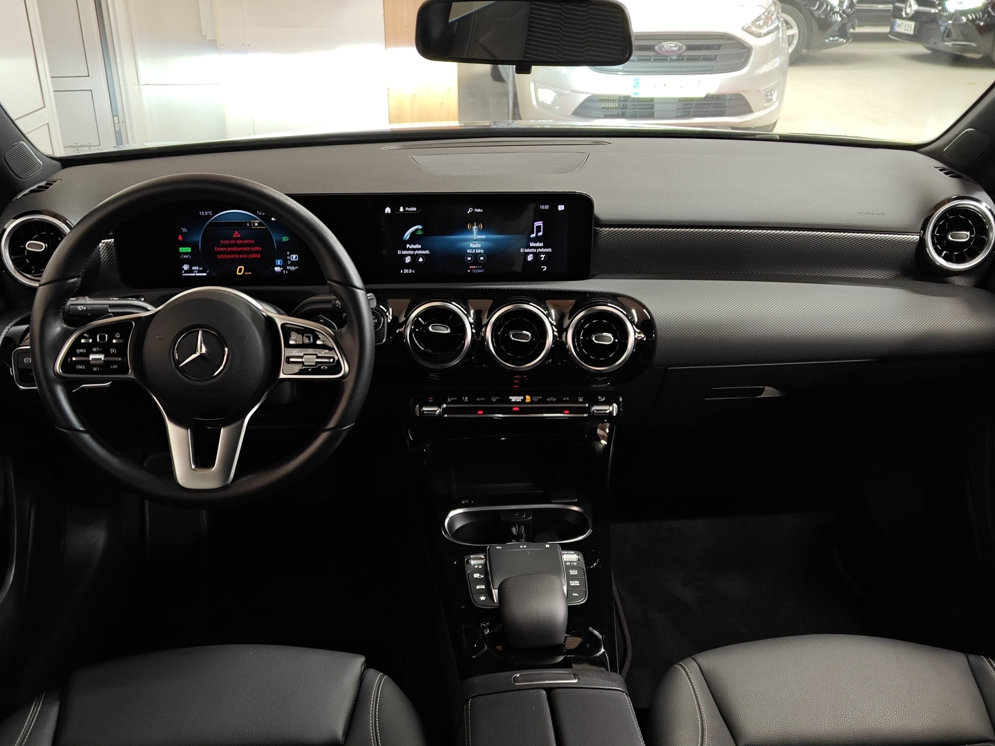 MERCEDES-BENZ A 2023