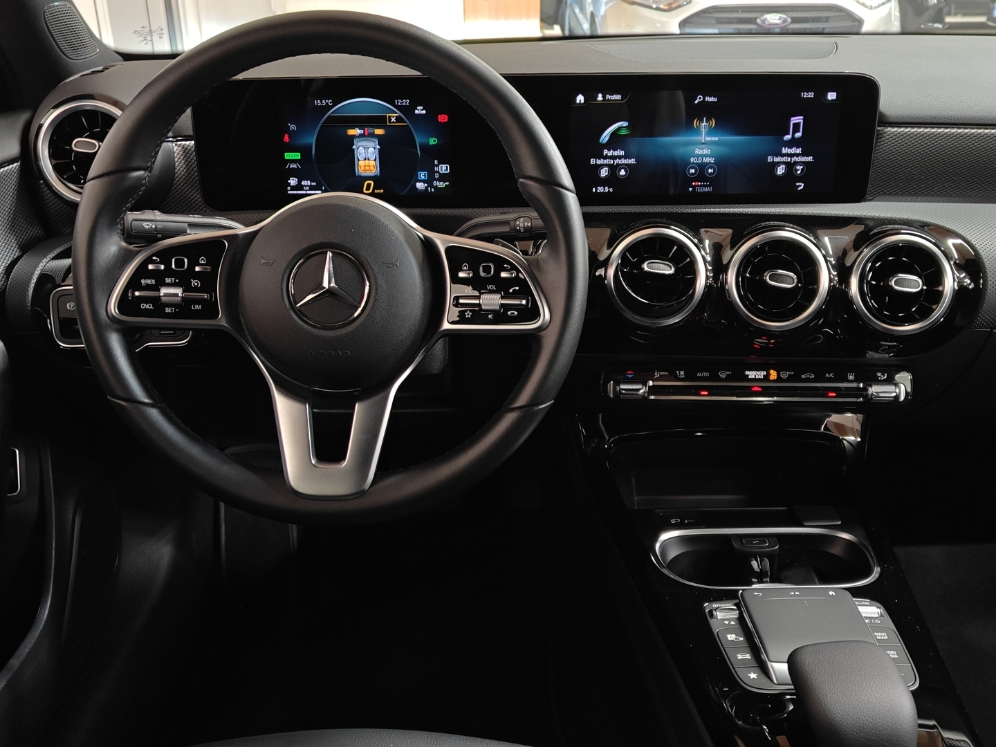 MERCEDES-BENZ A 2023