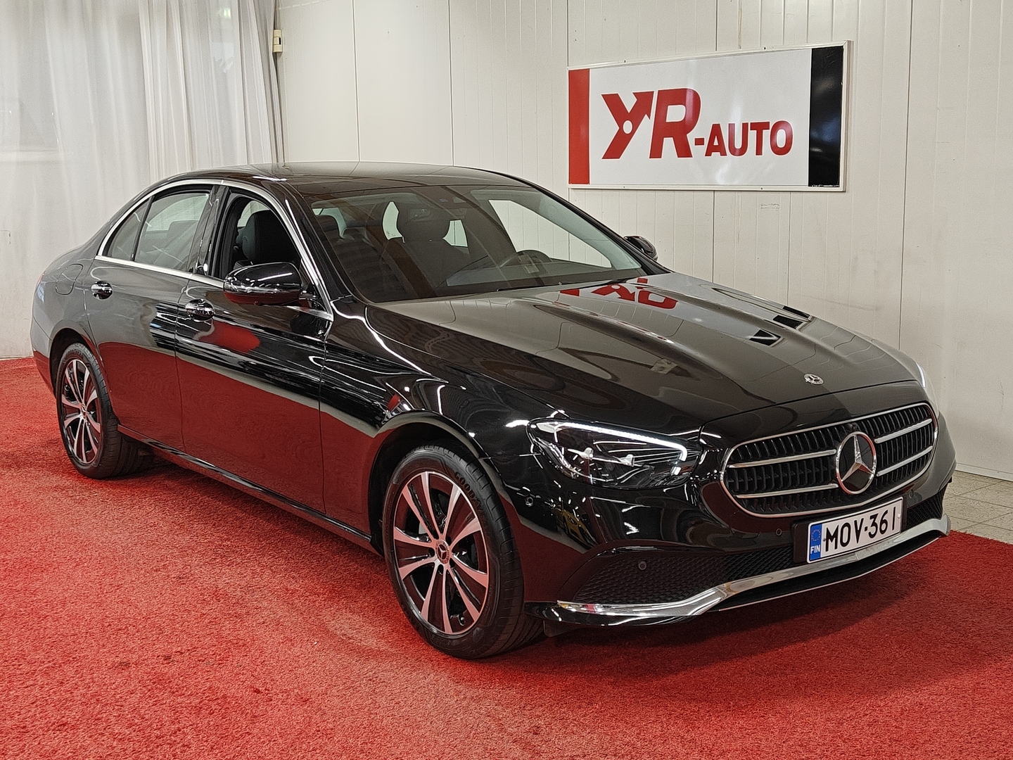 MERCEDES-BENZ E 1