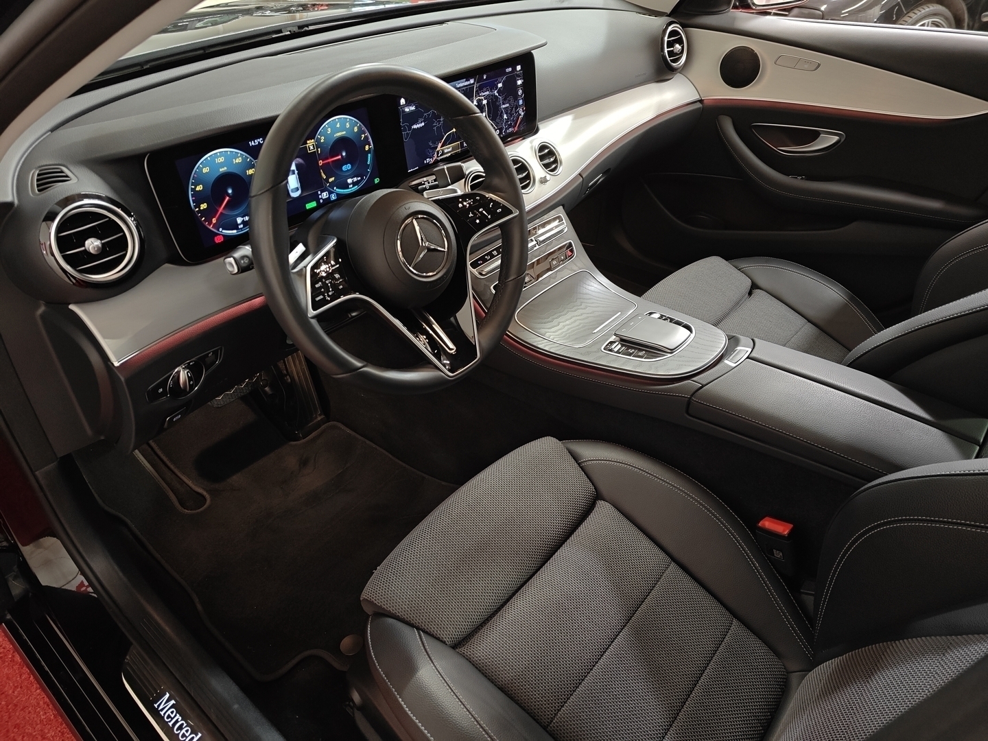MERCEDES-BENZ E 11