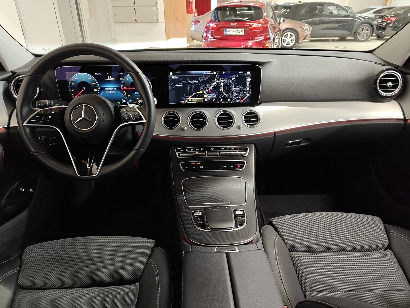 MERCEDES-BENZ E 12