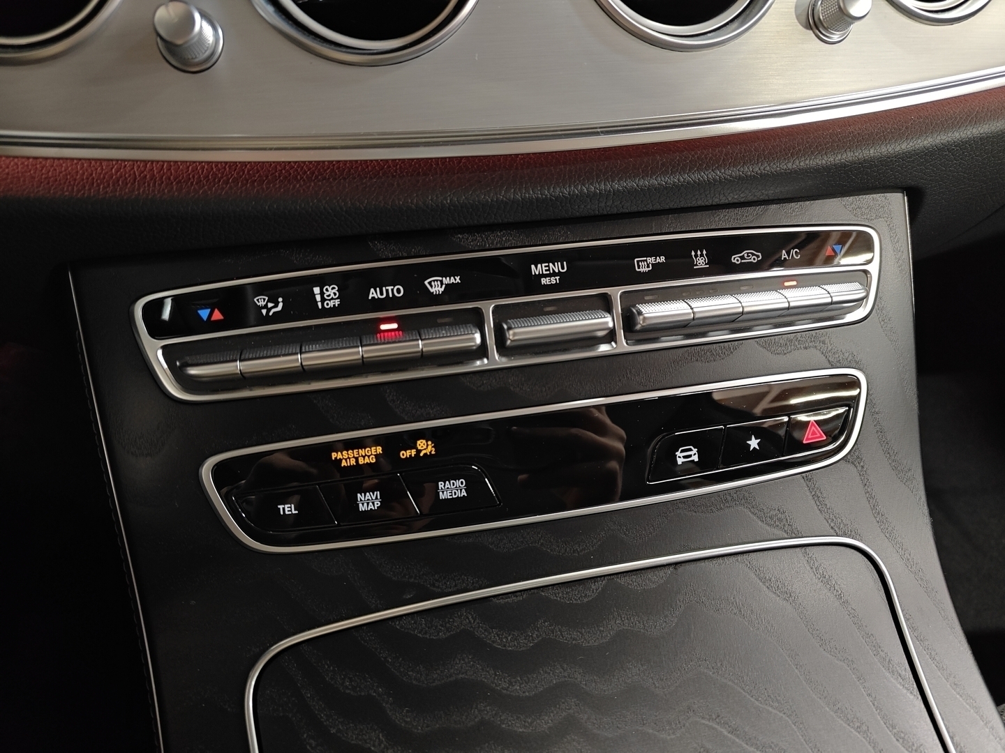 MERCEDES-BENZ E 16