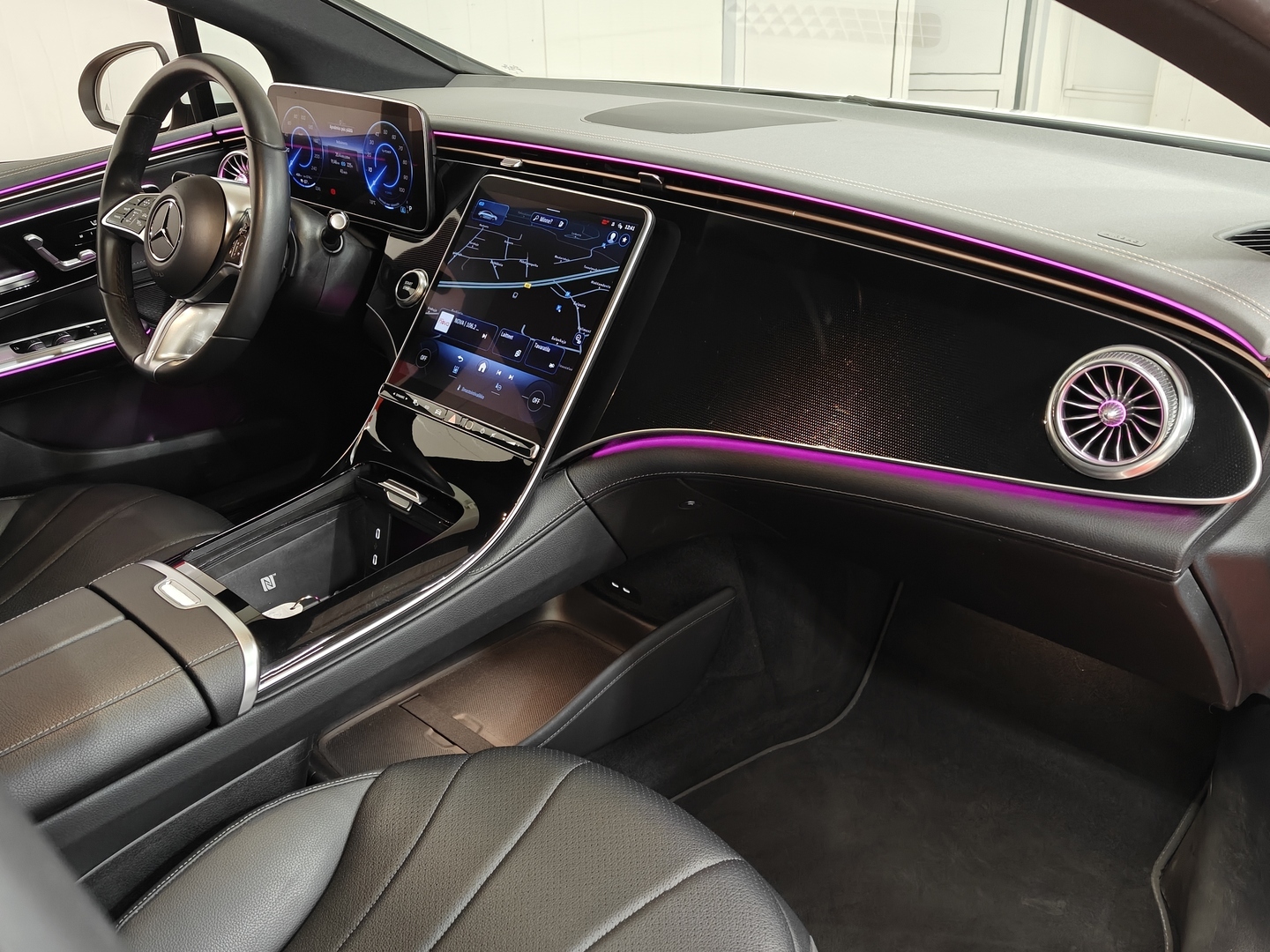 MERCEDES-BENZ EQE 2023