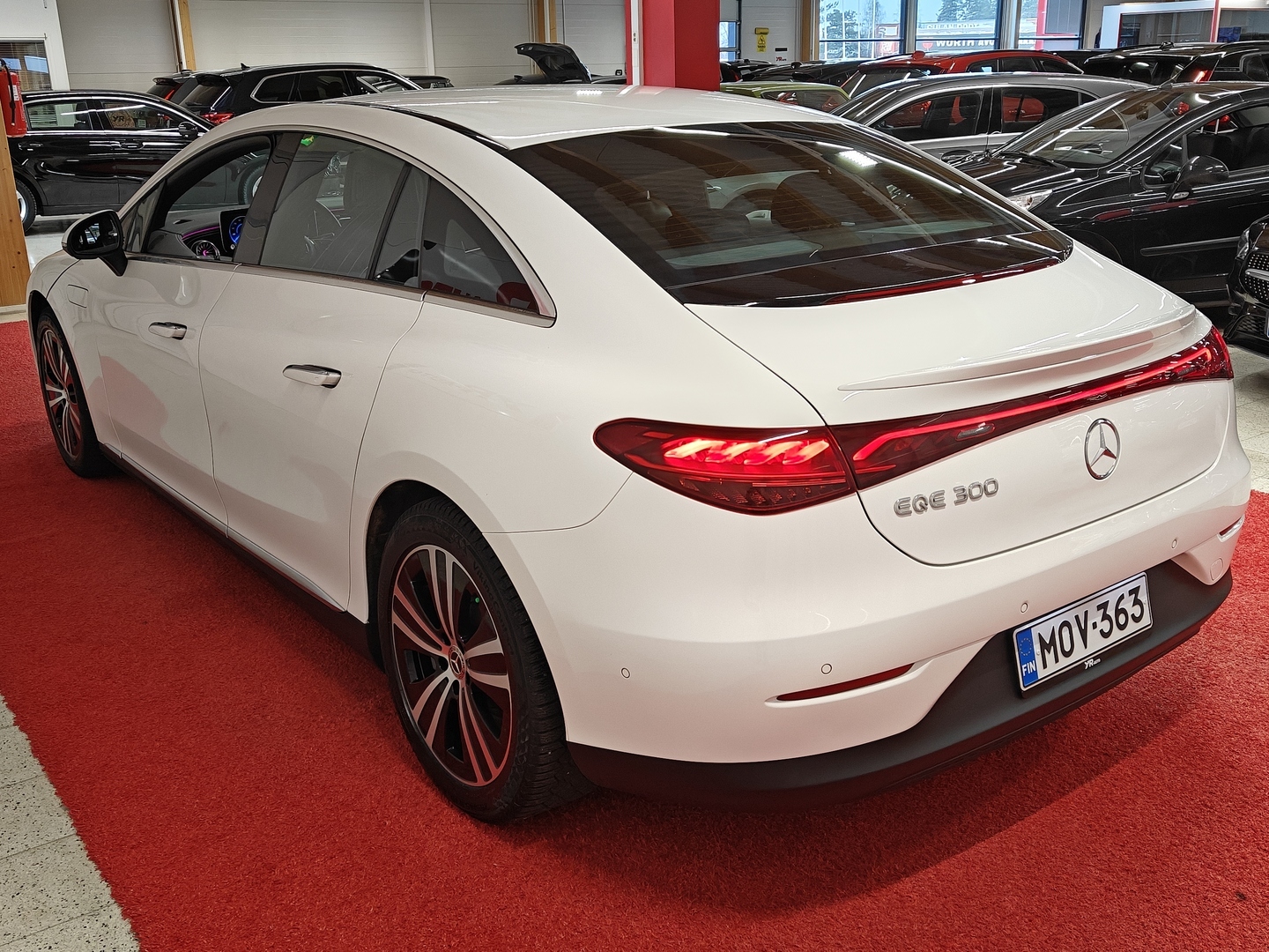 MERCEDES-BENZ EQE 2023