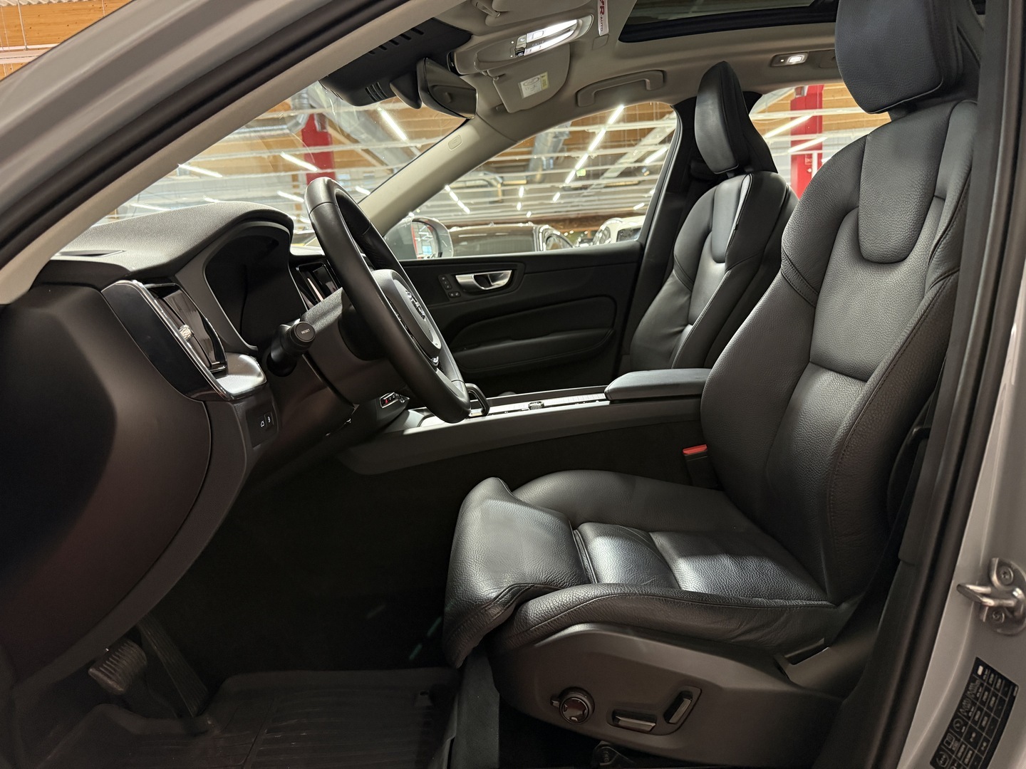 VOLVO XC60 2024