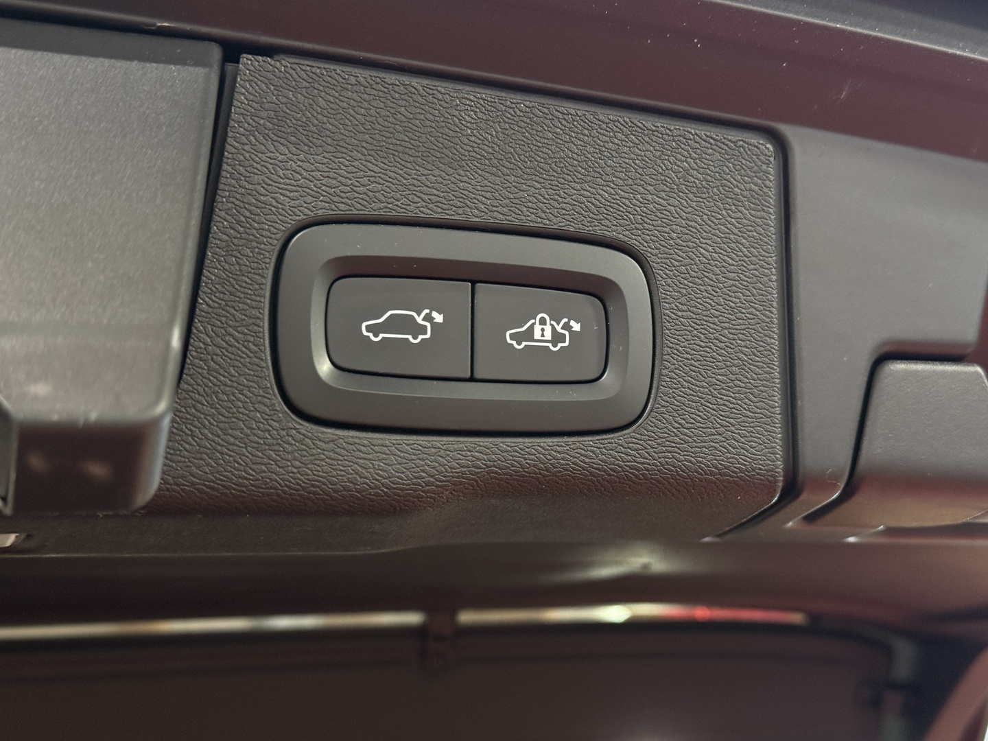 VOLVO XC60 2024