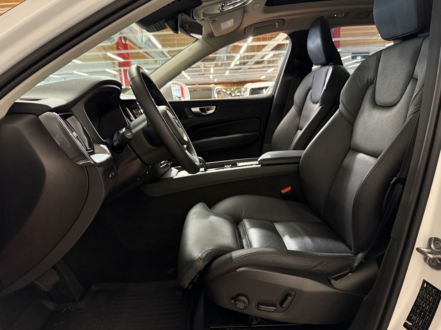VOLVO XC60 8