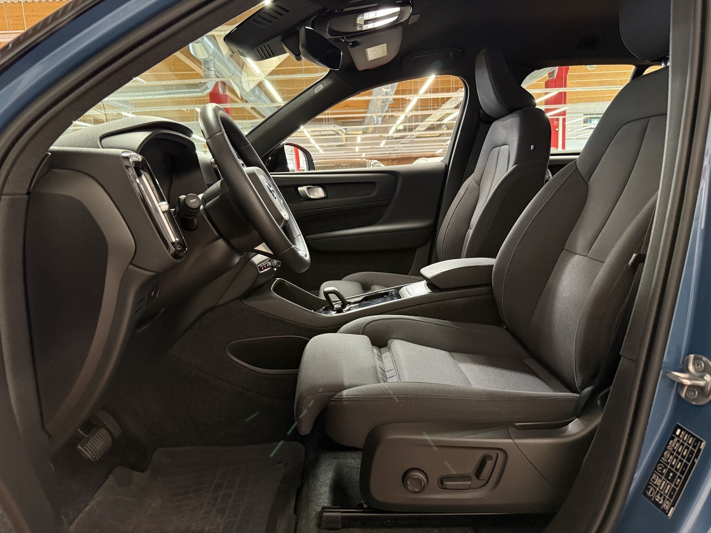 VOLVO XC40 2023