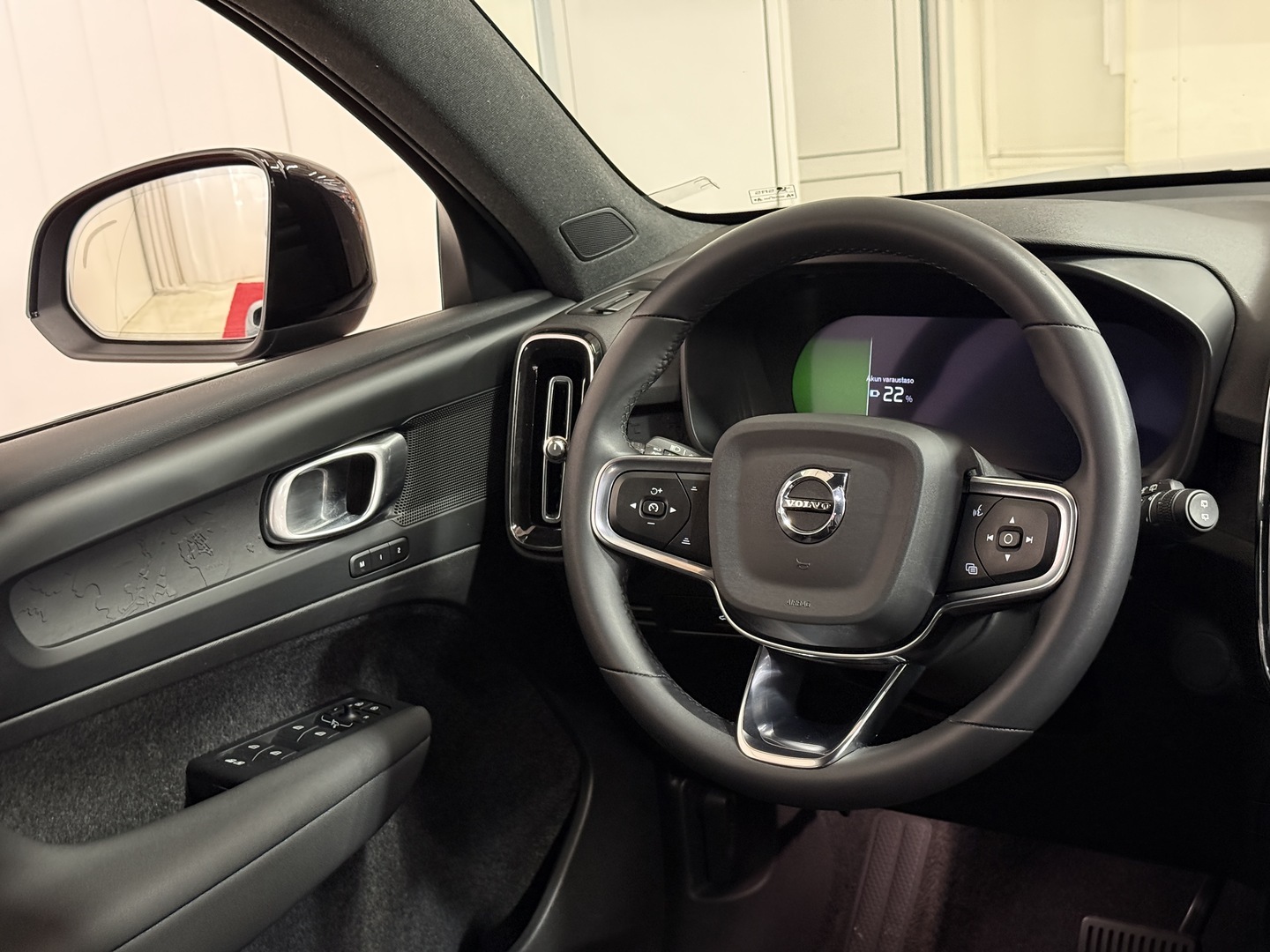 VOLVO XC40 2023