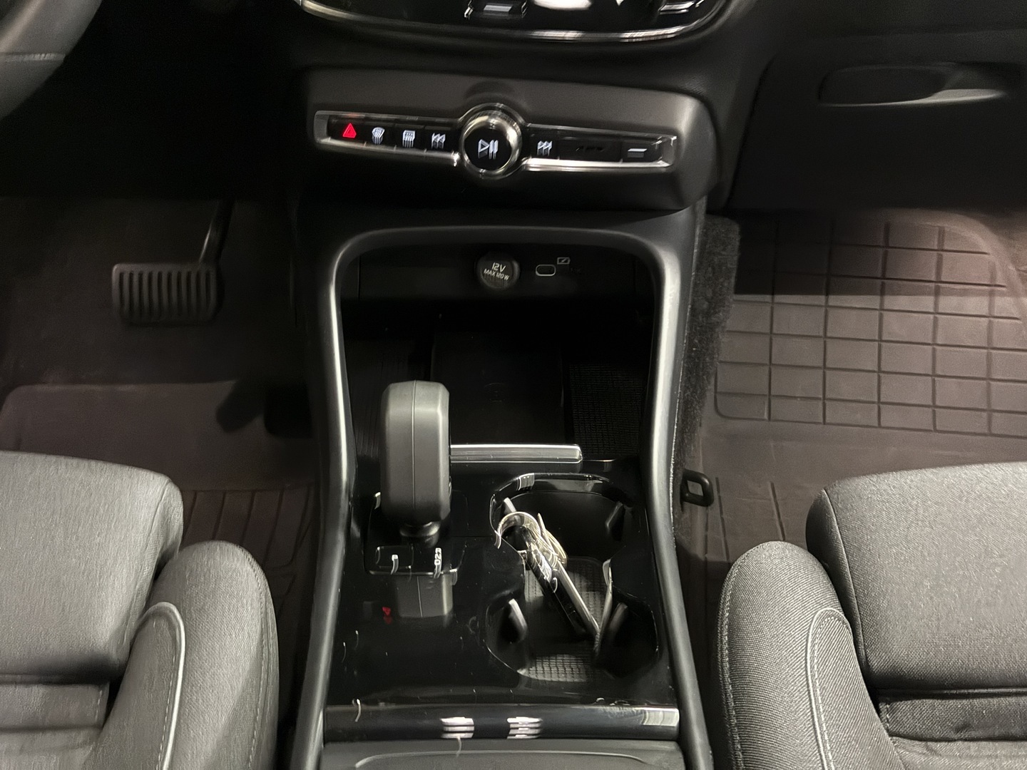 VOLVO XC40 2023
