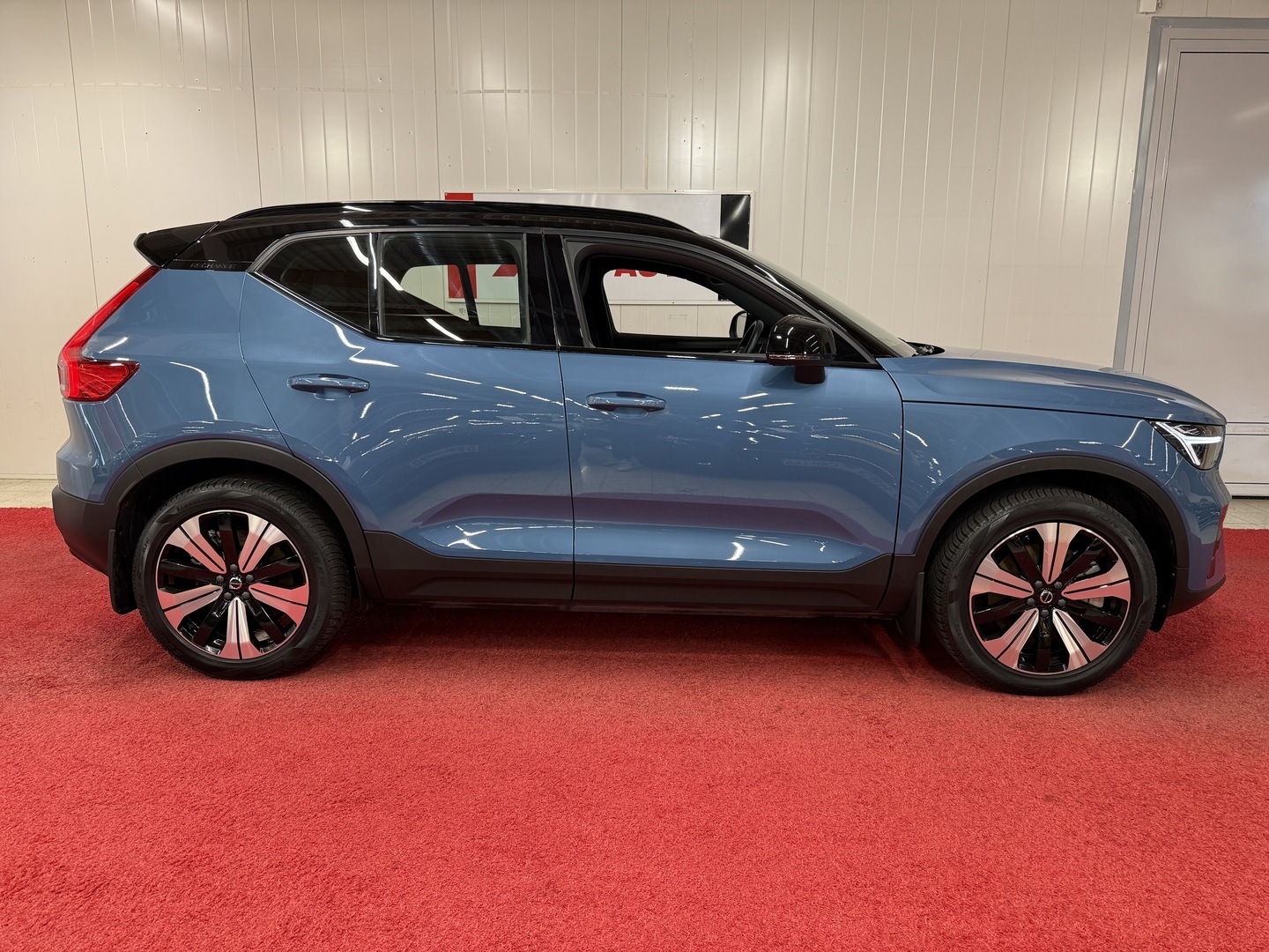 VOLVO XC40 2023