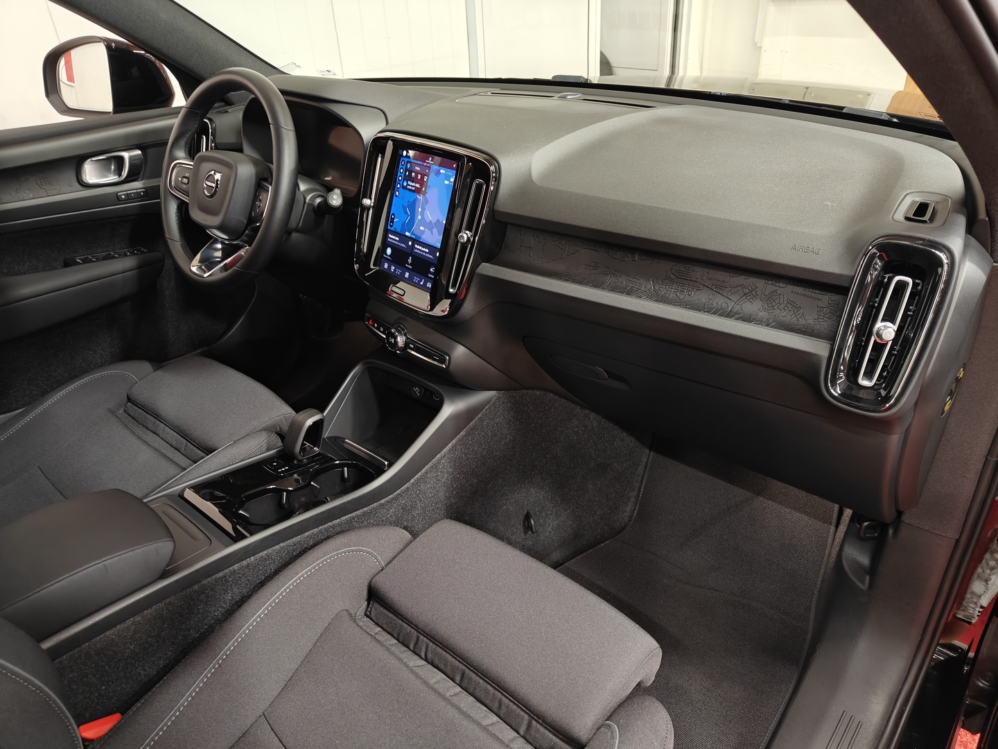 VOLVO XC40 2023