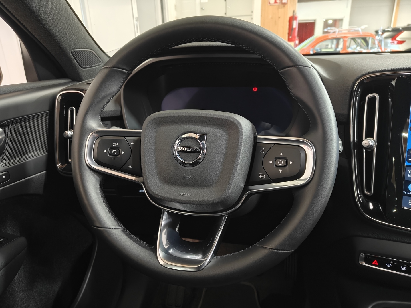 VOLVO XC40 2023