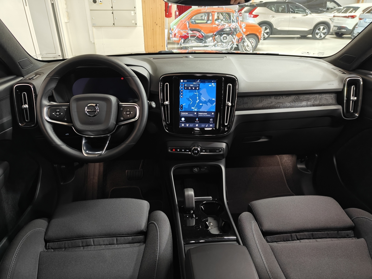 VOLVO XC40 2023