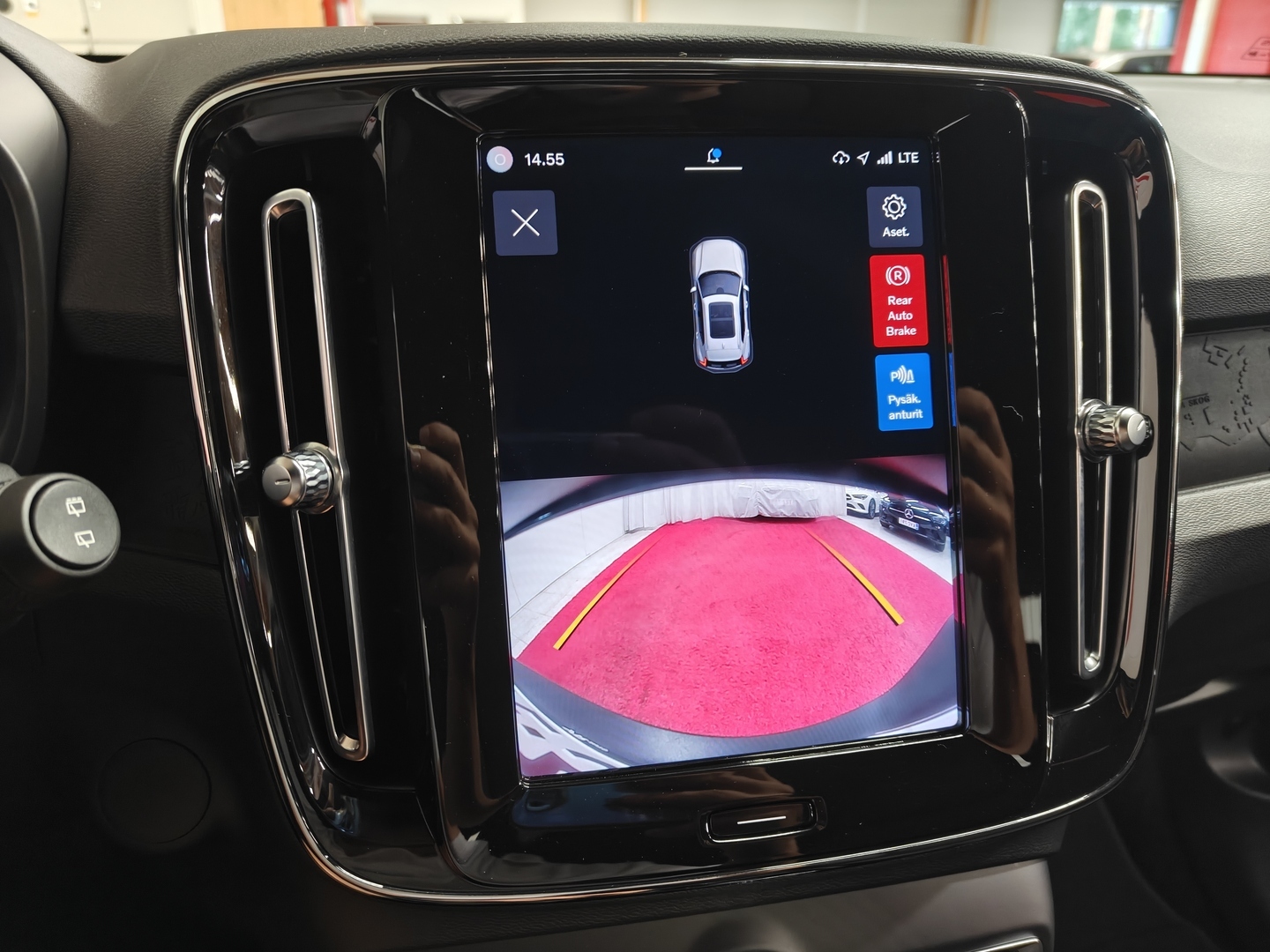 VOLVO XC40 2023