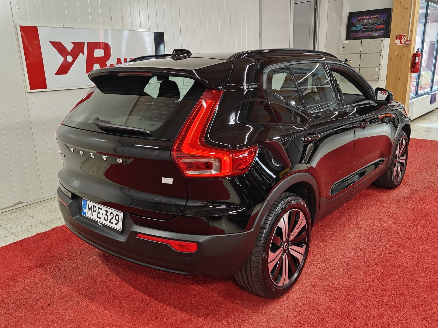 VOLVO XC40 2023