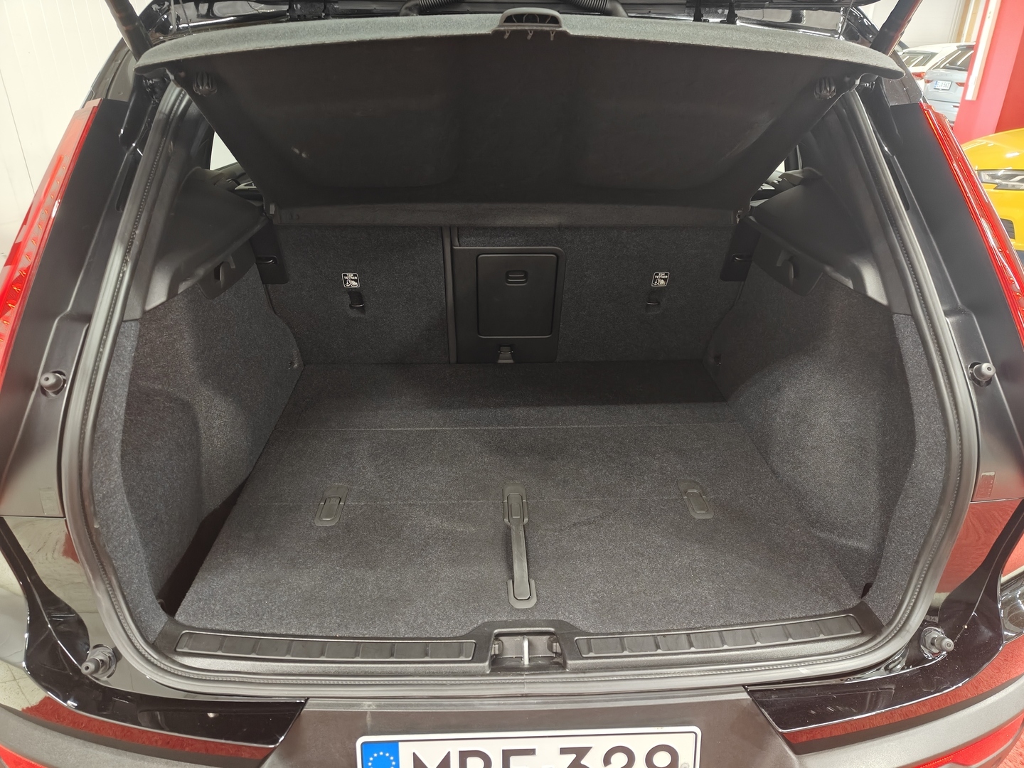 VOLVO XC40 2023