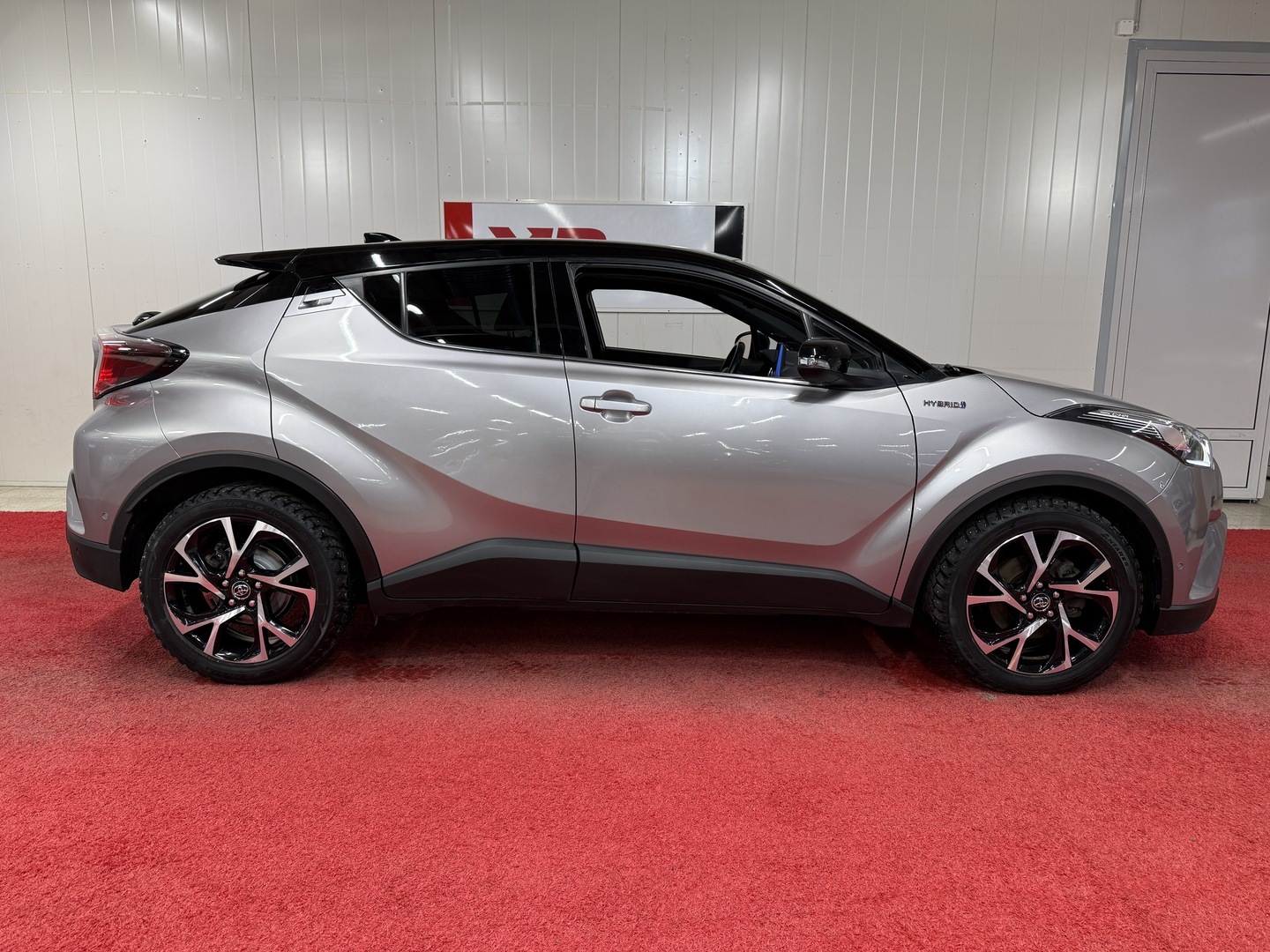 TOYOTA C-HR 2017