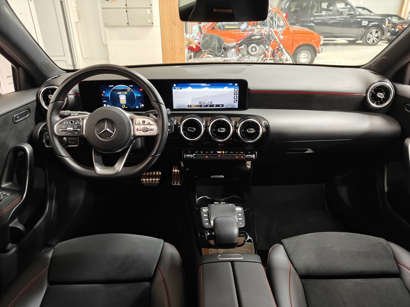 MERCEDES-BENZ A 2021