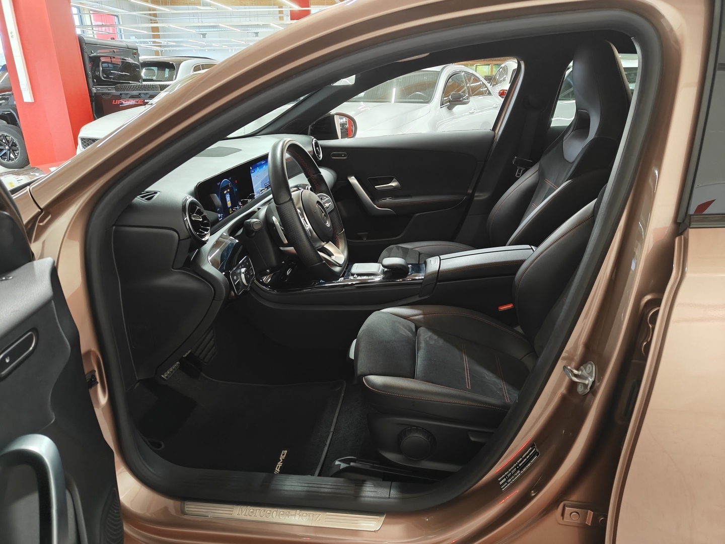 MERCEDES-BENZ A 2021